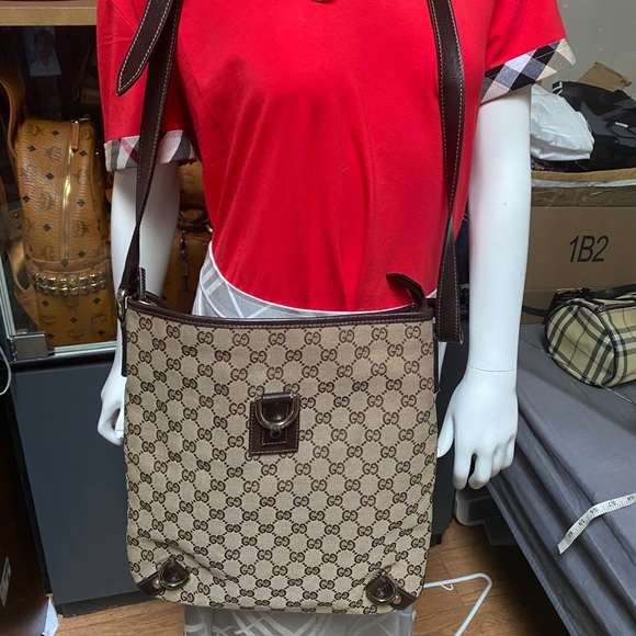 Gucci Handbags - Gucci crossbody